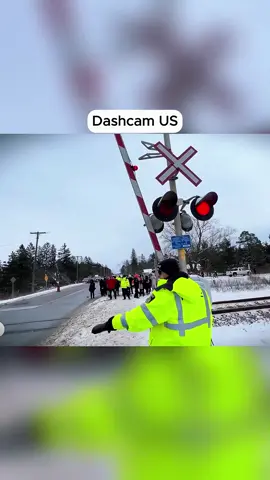 Dashcam US #dashcam#drivingfail#dashcamvideos#dashcamusa#dashcamlessons#roadtrip#camera#road