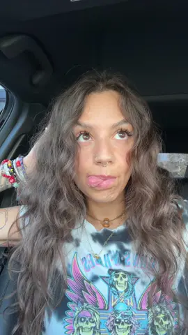 I giggle bc everytime I tell ppl I’m 30 I believe this is what they think I’m supposed to look like 🥲😭😭 #fypシ #millennial #agingwell #fyp #dirtythirthy #1995 