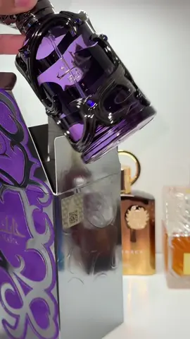 Replying to @No name trapz Spice, sweetness, wood, and swagger. That’s Lattafa Habik. #LattafaHabik #SpicyWoodyFragrance #lemale #FragranceTok #perfumetiktok #perfumeoil #MensFragrance #PerfumeReview #middleeasternperfume #affordableluxury  