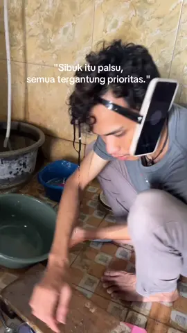 Sibuk itu palsuuu🤭🤭 #kkncore #kkn #kknreguler2025 #kuliahkerjanyata #core #prioritas #masukberandafyp #fyp #fypシ゚ #bucin #fyppppppppppppppppppppppp 