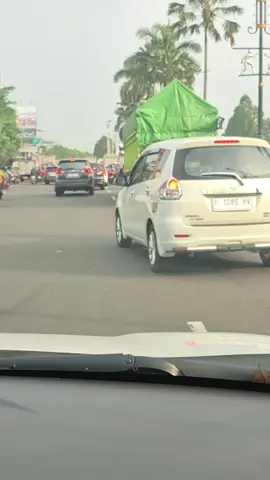 tulisan baru di belakang truk 😂