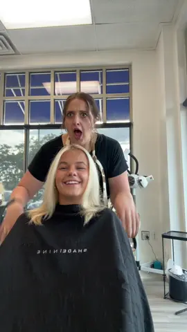 SHES A BLONDIE QUEEEEENNNN!!!!  Happy school hair @Reese LeRoy 🩷🩷🩷  • #hairstylist #salonowner #utahhairstylist #blondeinspo #blondehair #wicked 