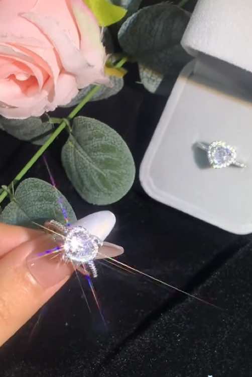My engagement ring 💍 #engagementring #ring #promisering #lovering #girlfriendgift #tiktokjewelry #tiktokmademebuyit #925sterlingsilver #RushTok2025 