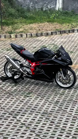 secandu itu gata only #cbr250rr 