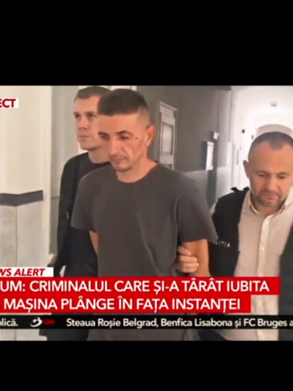 Criminalul din Arad plange in fata jurnalistilor In timp ce politistii il duc pe criminal in fata magistratilor, barbatul ofera primele declaratii, plangand ca si-a omorat iubita Barbatul si iubita lui au fost impreuna timp de 15 ani. Au doua fete, de 7 si, respectiv, 13 ani. In urma cu ceva timp, barbatul si-a batut fetele pe strada Cand se vor opri crimele impotriva femeilor din Romania? Cand vor putea femeile fi in siguranta pe strada? Cand le va pasa cu adevarat Politiei si sistemului de femei? Cand va fi tratata Femeia din Romania cu respect? #Romania #Criminal #Politia #Respect #Fy #Fyp #ForYou #fypviralシ #viral 