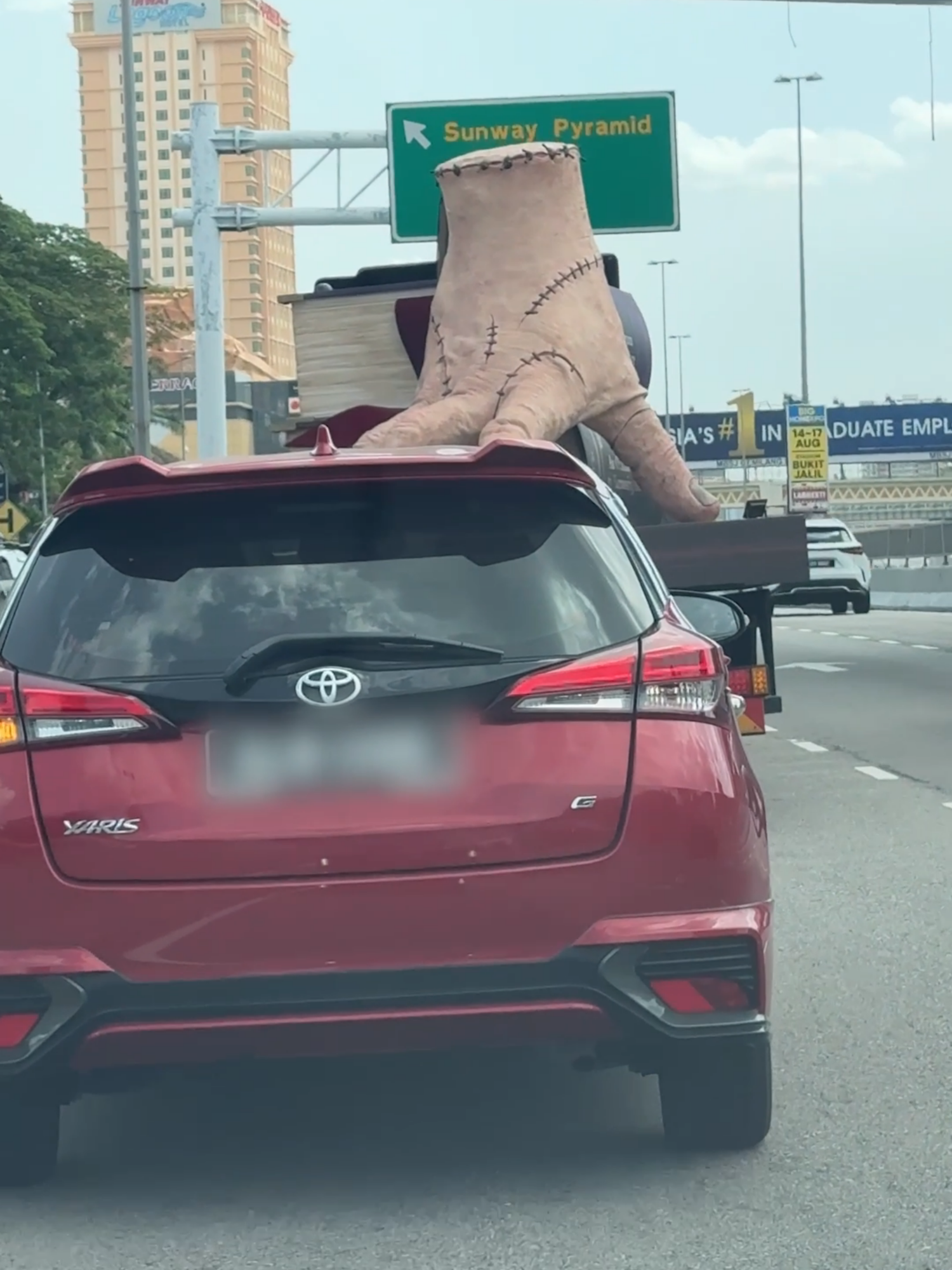 [05/08/25] Giant hand spotted stuck in traffic in the Sunway area. #Wednesday #WednesdayNetflix #Wednesday2  #SembangEntertainment #DramaTikTok #NewReleases #TV #TVTok #WhatToWatch #TVRecommendations #NetflixMY #FlixReview