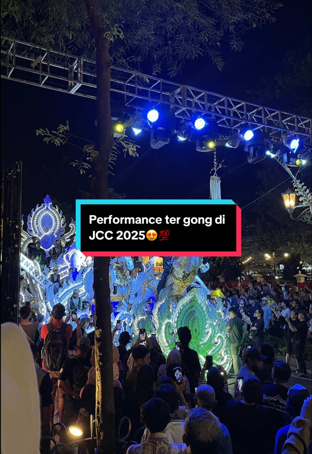 Penampilan Sumenep di Jogja Cross Culture 2025 emang the best poll💯🤩paling keren diantara yang keren keren😍 totalitass polll 😎#jogja24jam #jogjaistimewa #indonesianstreetperformance #jogjacrossculture #aestheticvideos #fyp #foryou #masukberandafyp 