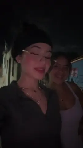 @Wuanda🦋  felices los 4