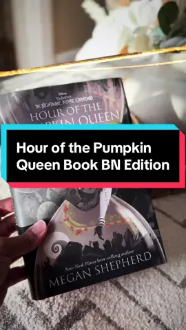 She’s finally here 👑🖤 The Hour of the Pumpkin Queen (B&N exclusive!) and she’s even more gorgeous in person. Obsessed with the cover and can’t wait to dive into the story 🎃📖 #HourOfThePumpkinQueen #BNExclusiveEdition #SallyThePumpkinQueen #BookTok #StenciledEdges #HalloweenReads #YAreads 