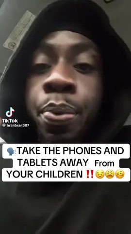 Please, I’ll take those phones and tablets from these kids. They don’t like to go outside. They don’t wanna go to the park.😮