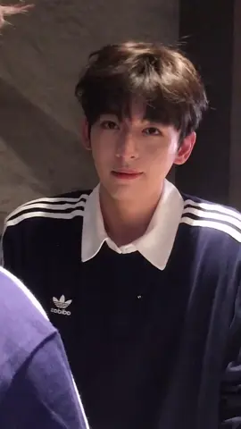 #我听不懂，不过最好是中文歌如果你想快点学会，我可以教你中文。#chineseboy 