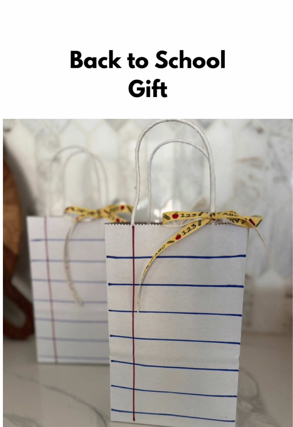 Back to school means easy teacher gifts!!!  #adaydreamblog #backtoschool #back2school  #teachergifts #giving #DIY #diygift 