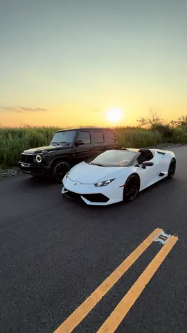 Share to someone who looks just as beautiful as this view #g63 #gwagon #lamborghini #luxurylifestyle 