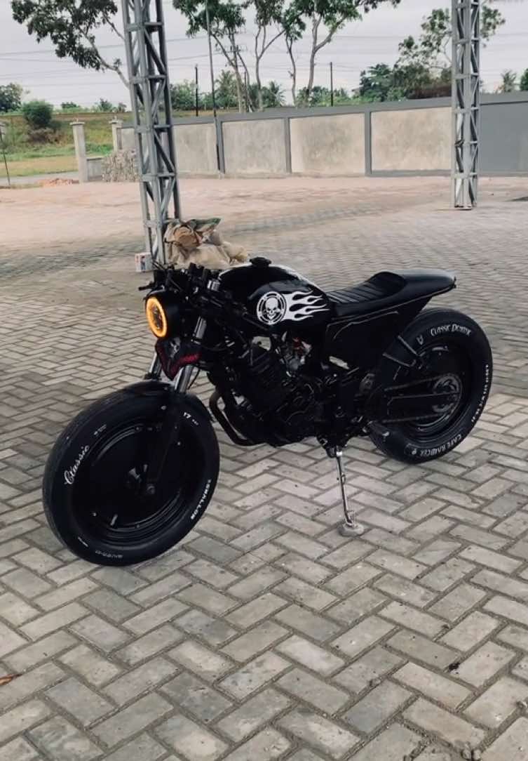cakep #caferacer #motorcustom #havgarage 