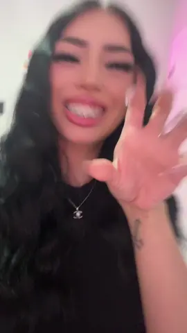 EAT IT FAST 😹😹😛😛🤑 #fyp #lateshabby #audios #tiktokdance #latina #braces #lipsync 