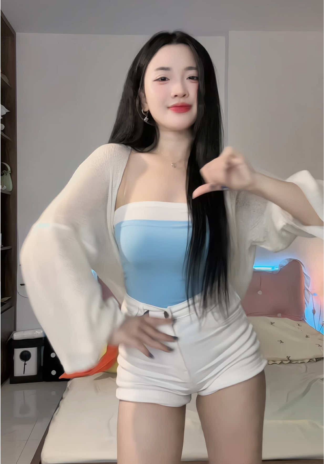 Dạo này quần đùi jean hot quá ta, ai hỏi link quần em gắn trong giỏ hàng cho nha #fy #xh #alengido 