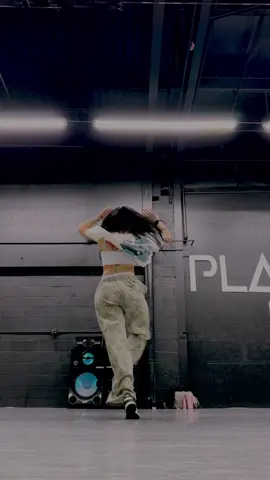 let me know what you wanna do 🤷🏻‍♀️💅🏻🤝 #fyp #yupido #dance #olebrandselect #tiktok