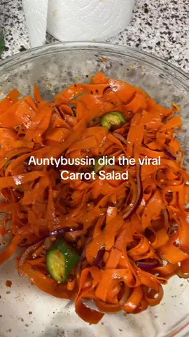 Auntybussin did the viral carrot salad..Bussin and easy to make#fyp#808auntybussin🌺#foodiemuckbang#viralcarrotsalad 