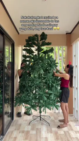 Ang lago at ang taas na. Huhu Sayang kung mataas lang din kisame namin. #christmas #christmastree #christmasdecorations 