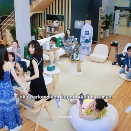 song yiren sangat membutuhkan seorang teman seperti wang hedi. wang hedi memperkenalkan song yiren dengan semua orang,walapun terus menerus menerima energi negatif dari yiren🥺tetapi dia sangat berharap bisa menyembuhkan nya🥺 thanks didi!💓#dramachina #drachin #songyiren #dylanwang #wonderlands3 #fyp #fypシ゚viral 