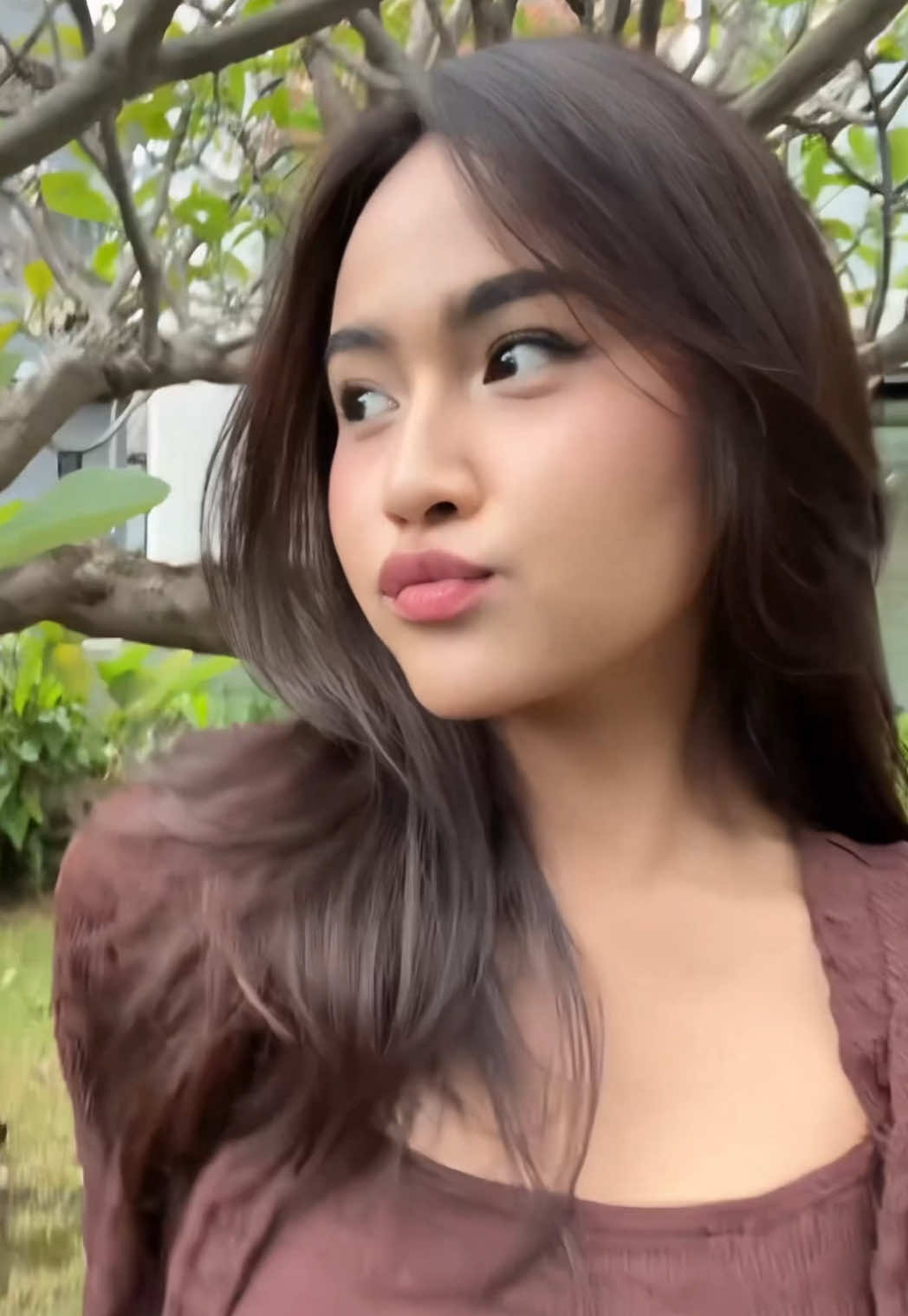 diantara kau dan ..? dana