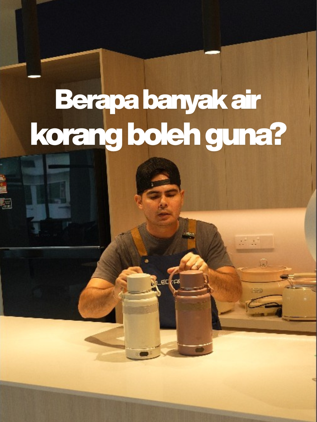 Ever wonder how many cup of water you can use with 1.2 Liter Capacity with KettleKu? 📥 CLICK THE YELLOW BAG!! #fypage #tiktokmalaysia #Electrova #Electrovamalaysia #Malaysia #Kettle #ElectricKettle