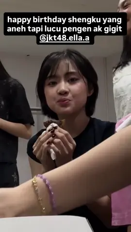 ngomong sambil ngunyah😭 Ella at Instagram Story Christy JKT48 #ella #ellajkt48 #jkt48 