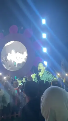 asik bgt bas @Hindia #hindia #baskara #bigufestival2025 @Bigufest 