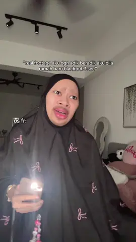 pegang tangan akula