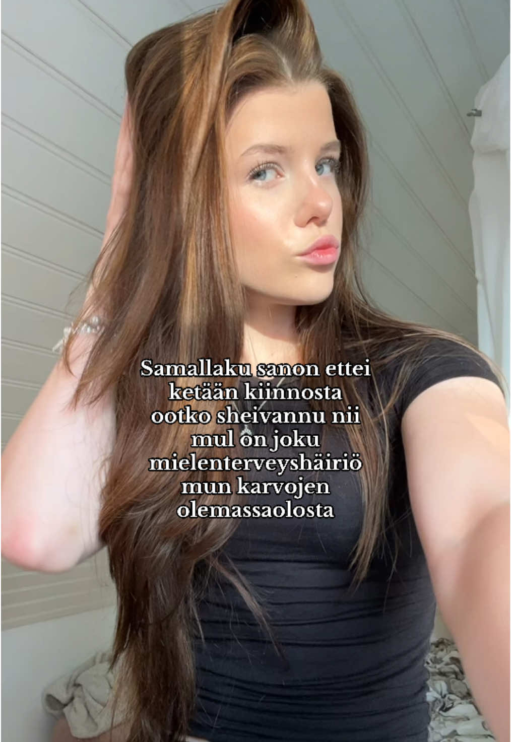 Ei mua kiinnosta onksul, mut omat käsikarvat häiritsee😂😂😂💋💋❤️‍🔥📸😋😝🥰😘😇 #foryoupage❤️❤️ #fry #fyp #fullface #shaving #bodyhair #suomitiktok #relatable #suomitok #livelovelaugh #livelovelaugh #affordablemakeup #grwm #allblack #allblackoutfit 