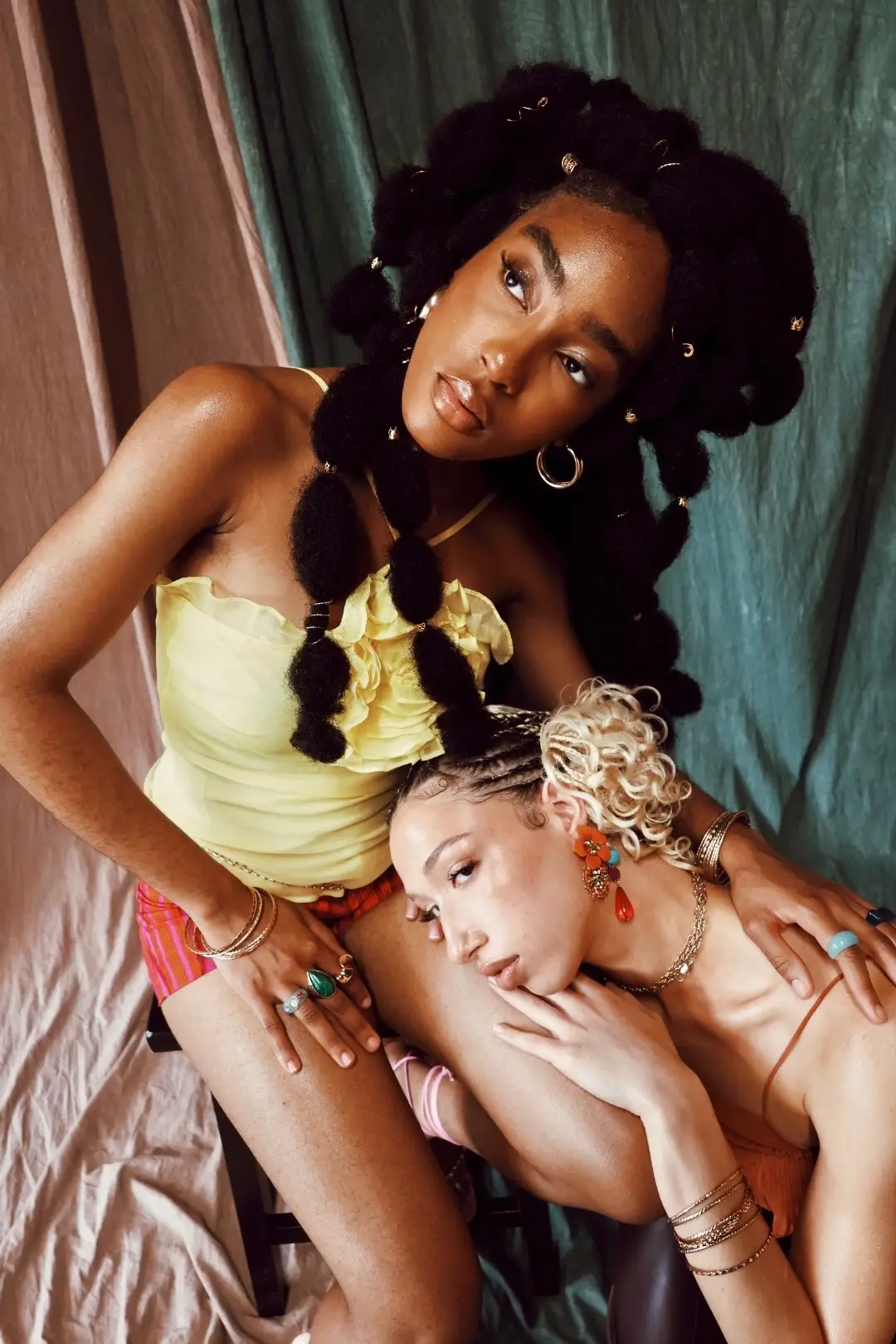 This project is a series of love letters told through my art honoring our hair, our complexion, our complexity. Creative Team:  @Evelyn Gutierrez @Odeenaka @ezibbyy♡ @Sydney K🇵🇸 @LEX | PHOTOGRAPHER  #selflove #4chairstyles #fypシ #creativedirector #blackgirls #BlackJoy #creativephotography #modeling 