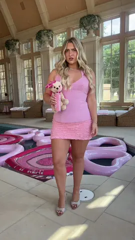 @STATIC NAILS®️ and yes this event was real #legallyblonde #sorority #sororityrecruitment #bamarush #rushtok #fyp 
