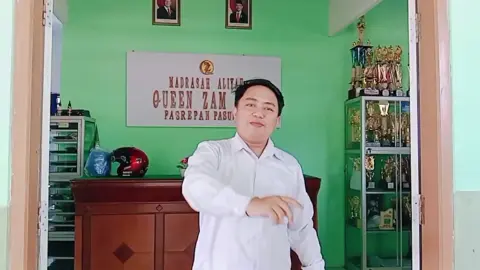 Kenalin nih, jajaran OSIM MA Queen Zam Zam!   Mereka bukan sekadar nama di struktur, tapi motor penggerak di balik setiap acara dan kegiatan madrasah.   Siap bareng-bareng bawa energi positif dan bikin sekolah makin seru!   Dukung terus yaa! #pkipnuippnu  #ippnu #ipnu #fyp #MAQueenZamZam #osim #abcxyz #belajar  #berjuang  #bertaqwa 