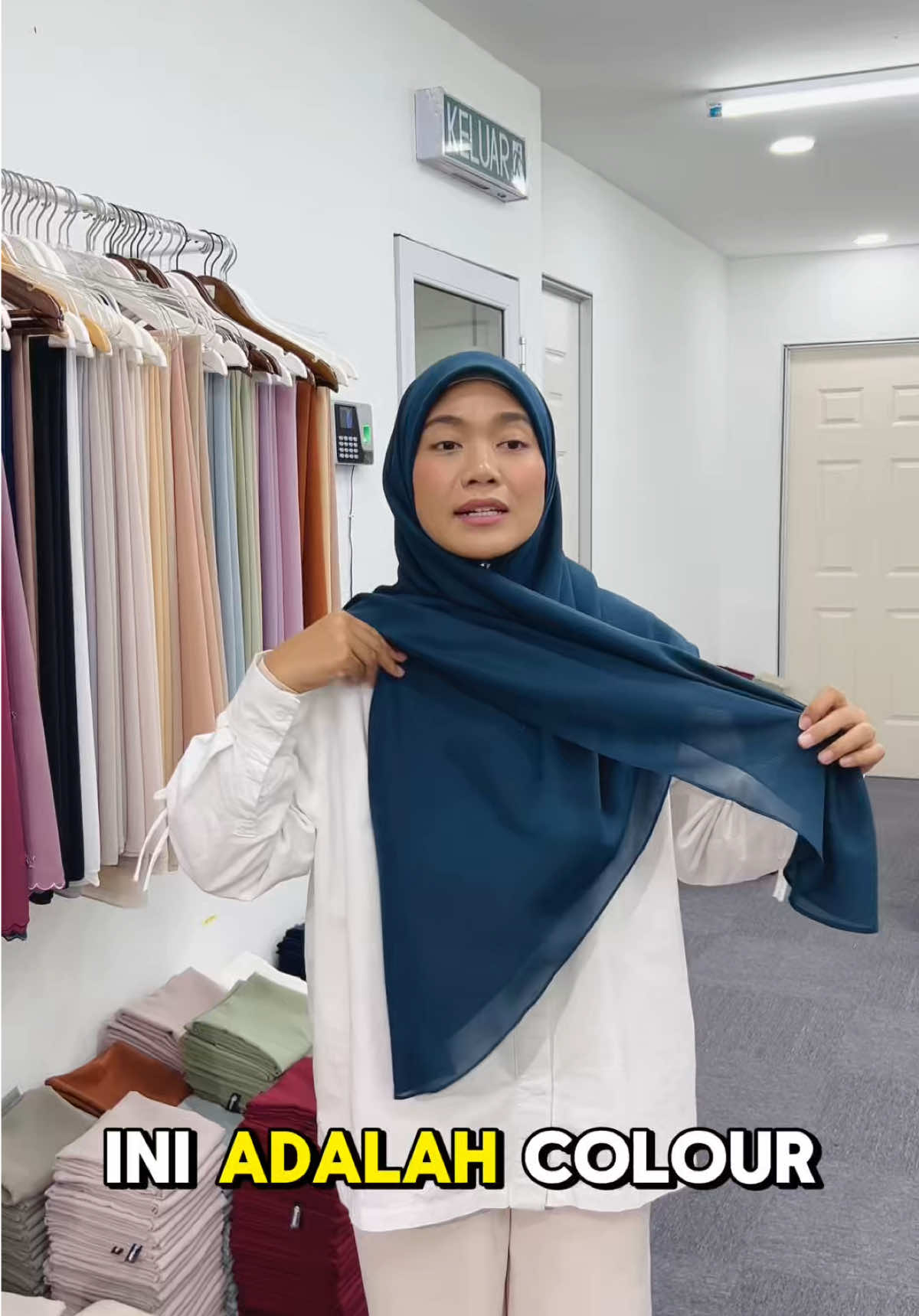 Tercari cari bawal yang awning anti gagal plus tahap opacity 4.5/5 ha gi grab Laika Basic ni patttt😍 #milalahq #tudungmuslimah #bawalbidangbesar #bawalbidang47 #bawalbidang50 #bawalbidang60 