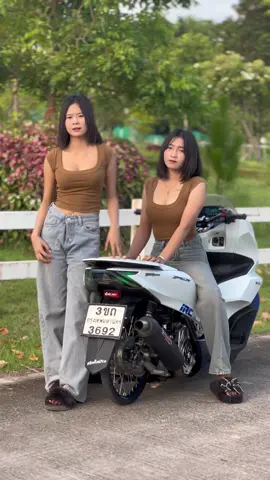 ขวาซ้ายร้ายพอกัน😆#pcx160ล้อ17แต่งสวย #pcx160 #ศุภกิจ⚡️ #ไฮบิด⚡ #ฟีดดดシ 
