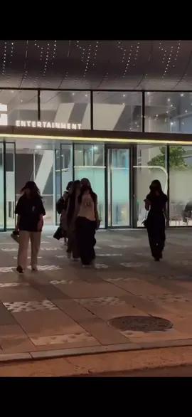 NEXTMONSTER MEMBERS? Four trainees were seen leaving the YG building #YG #YGNGG #YGFAMILY #YG_ROOKIES #YG_NEXT_MONSTER 