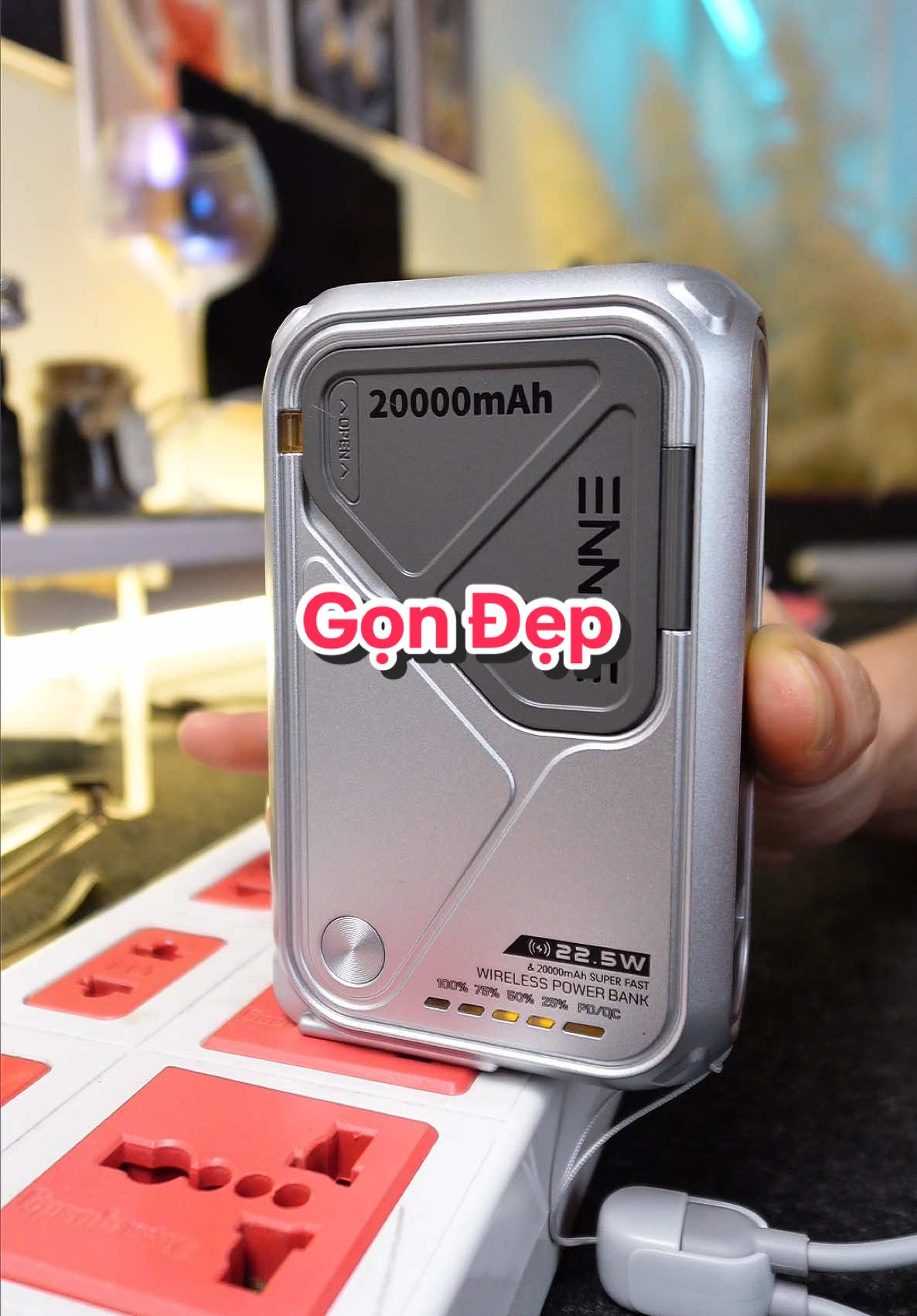 Sạc dự phòng kèm chân AC và cáp sạc, kiêm củ sạc #ongbobaconreview #LearnOnTikTok 