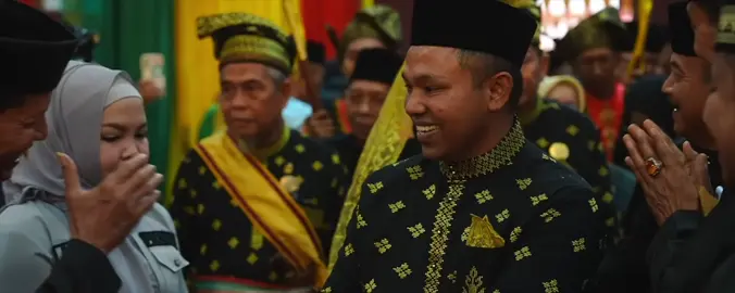 Dengan penuh haru, tadi malam saya mempersembahkan sebuah buku kecil berjudul 