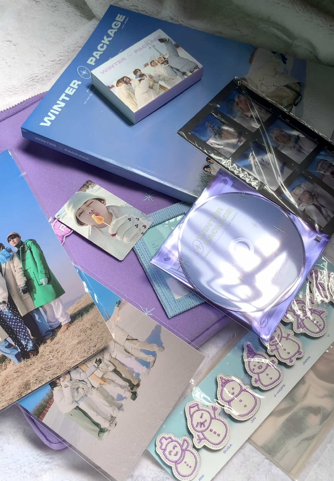 long unbox w me (3+ mins) 🎀 #bts #army #winterpackage2021 #fyp #taehyung 