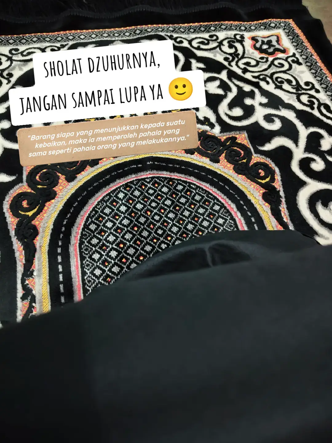 Jangan tinggalkan sholat ya. Semoga segala keluh kesah kita, diringankan sama Allah. Aamiin #muslim #selfreminder #sholat5waktu #DailyRoutine #reminderislamic #tiktok #fyp 