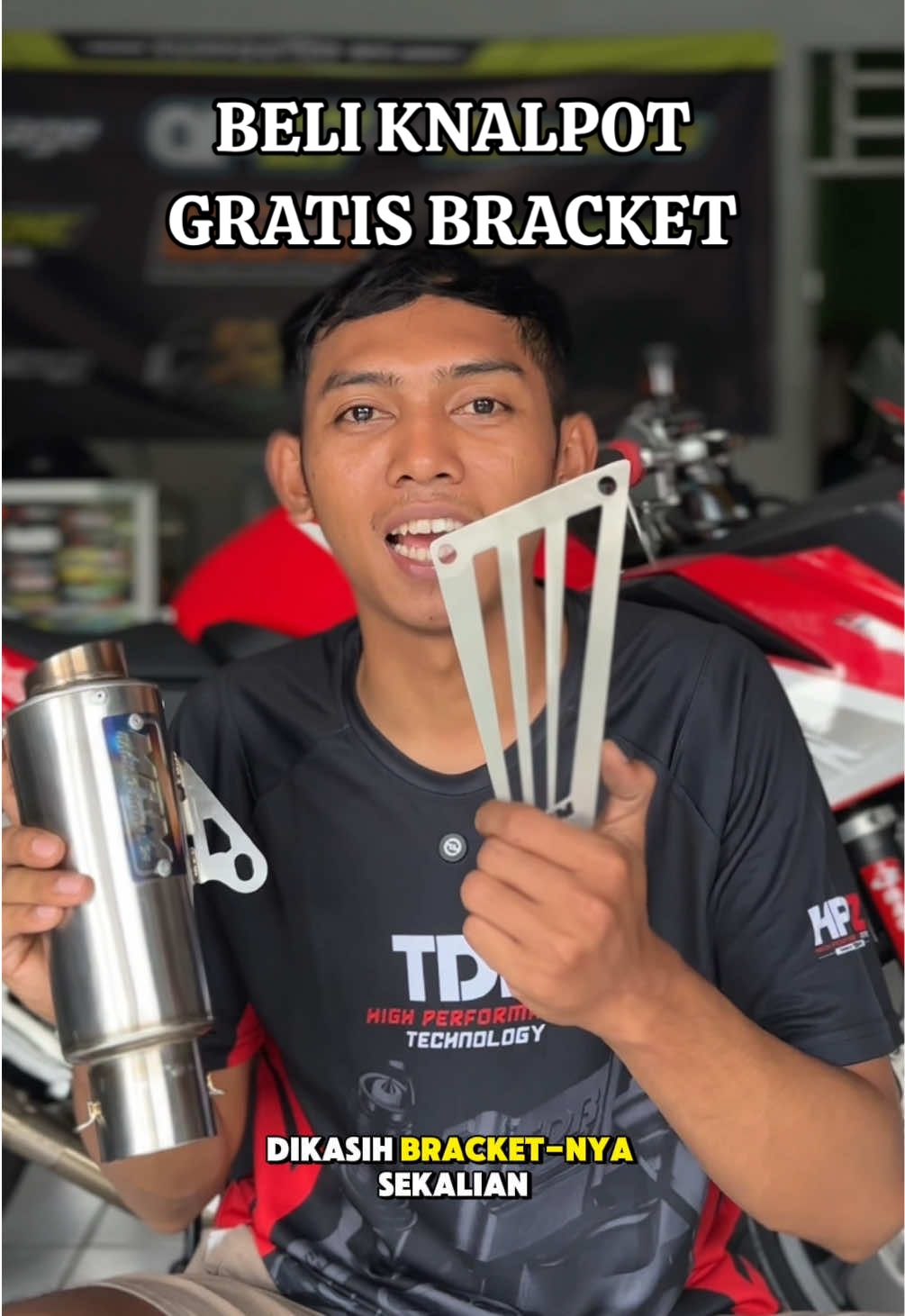 Knalpot MRM CBR Facelift yang  leherannya pas banget sama lekukan body. @MRM RACING MUFFLER 