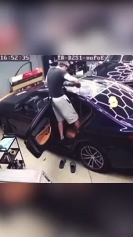 Work smart… or join the fails compilation #prank #scare #scared #funnytiktok #funny #fyp #scareprank #funnyvideos #LearnOnTikTok 