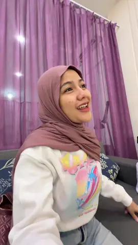 seneng kan lu punya ipar kaya gua😏 @carol emma 