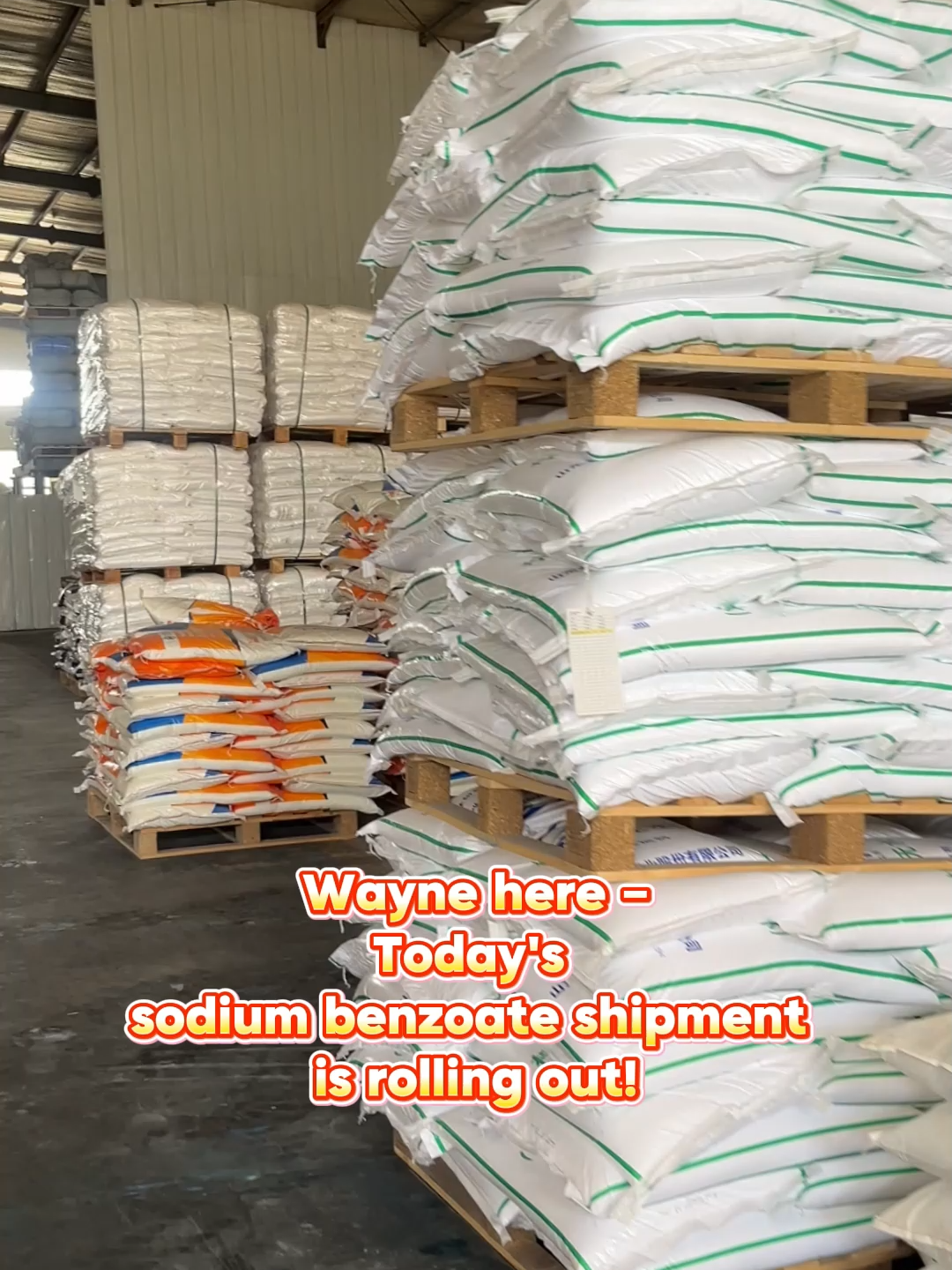 Wayne here – Today's sodium benzoate shipment is rolling out! Need this versatile preservative? Get your orders in now. #SodiumBenzoate#FoodPreservative#BeveragePreservation#OrderToday