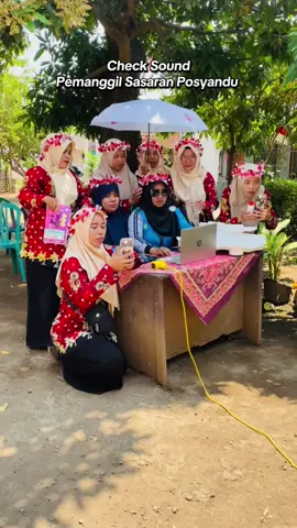 Check sound pemanggil sasaran Posyandu . Seru-seruan bareng kader @Ayeenngggg @Mamae kheisya😘 @Nur Imama dan Ibu balita @Abrina @star fashion.30 @halimatus sakdiyah  #posyandu #balita #kader #bidandesa #soundhoreg 