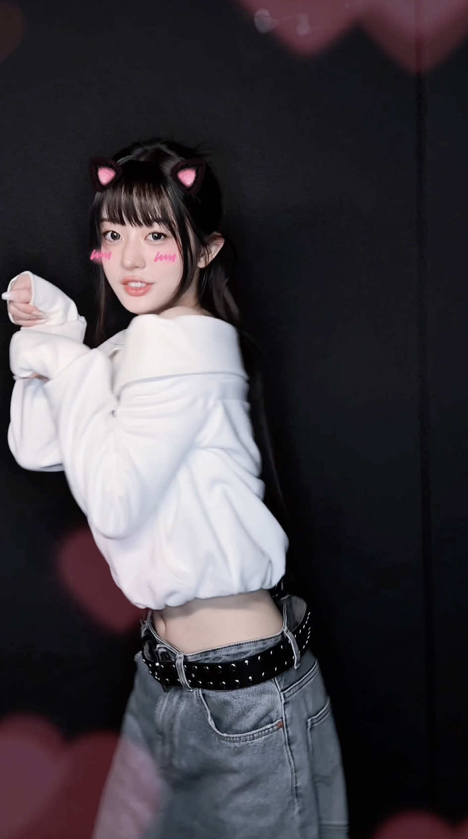 (빌려온) #고양이의날 기념😽 #MINJU #민주 #ILLIT #아일릿 