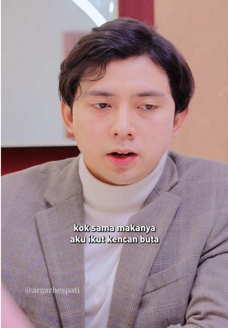 Jodoh yang tertukar, hahahaha! #SerialTikTok #TikTokTainment #TikTokSeries #TikTokSeriesFuture #drama #argarhespati #suneedaycreative #dramatiktok #viraltiktok #kencan #buta #mantan #pacar #moveon #balikan 