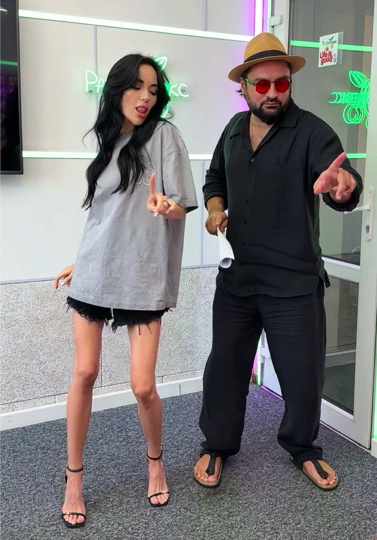 🤣У ведучих свої тренди @Tanya Li @feshak_eugenio  #шоубізнес #радіо #люксфм #тренди 