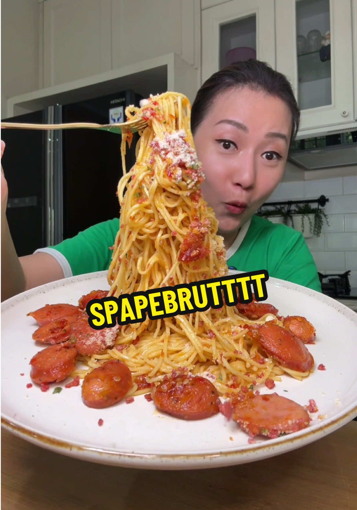 Replying to @ppuuutttttt_ SPAPEBRUT = SPAGETI PEDAS BRUTAL .. cobain deh drpd nyesel karena seenak itu woyyyyy #nanakoot #KreasiWowSpagetiCiaoItaly 