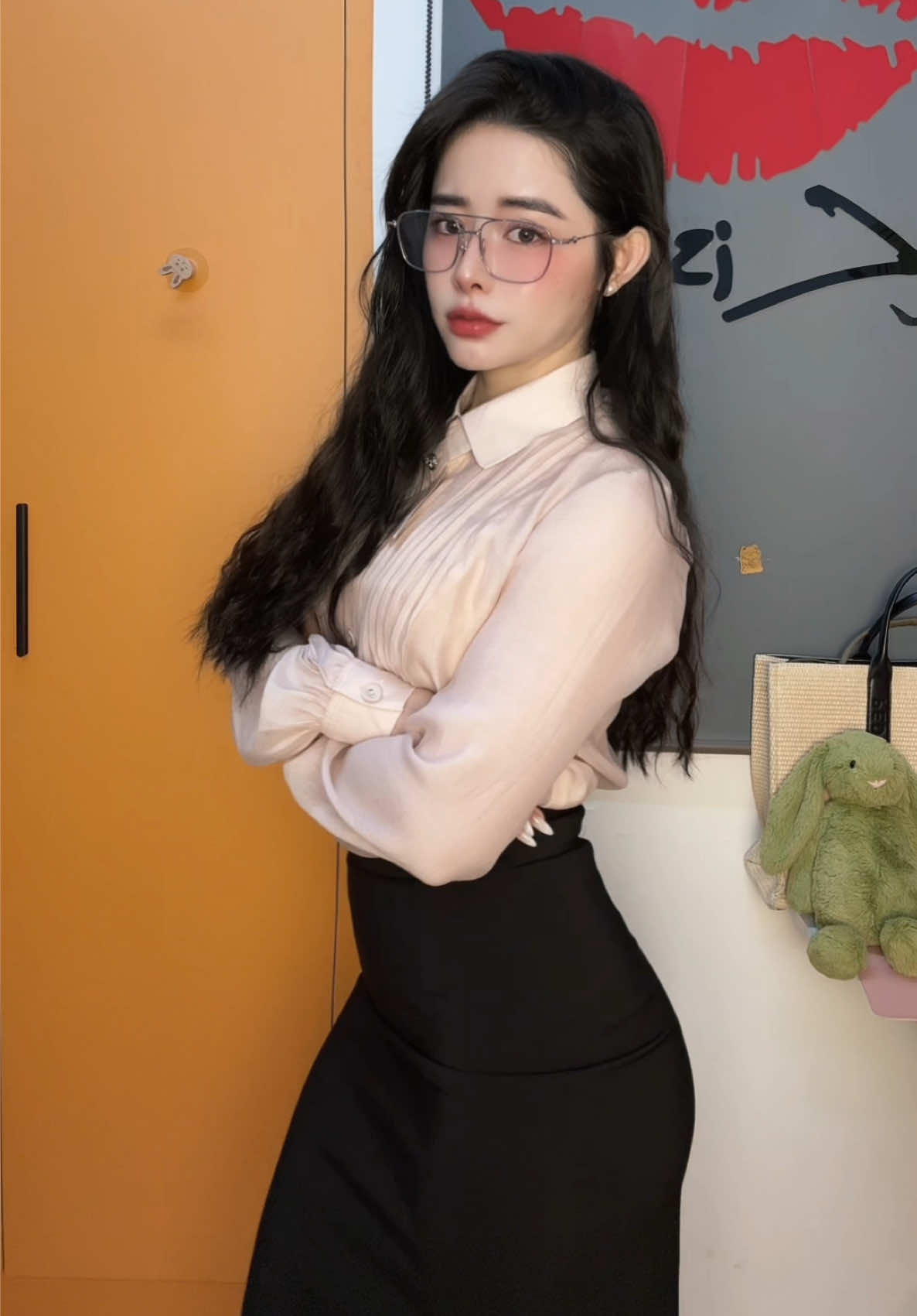 Yêu vô thì như con bò vậy mà lúc nào trong câu chuyện của người khác cũng nói:  